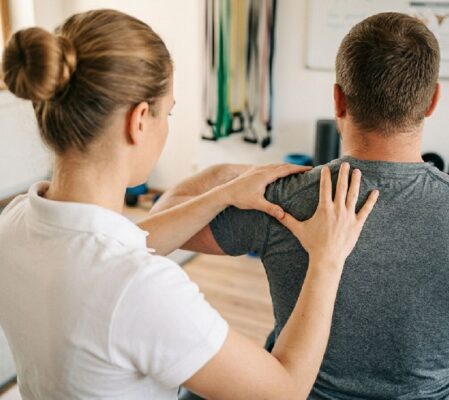 Vállfájdalom éjszaka – rotátorköpeny sérülés jele lehet?